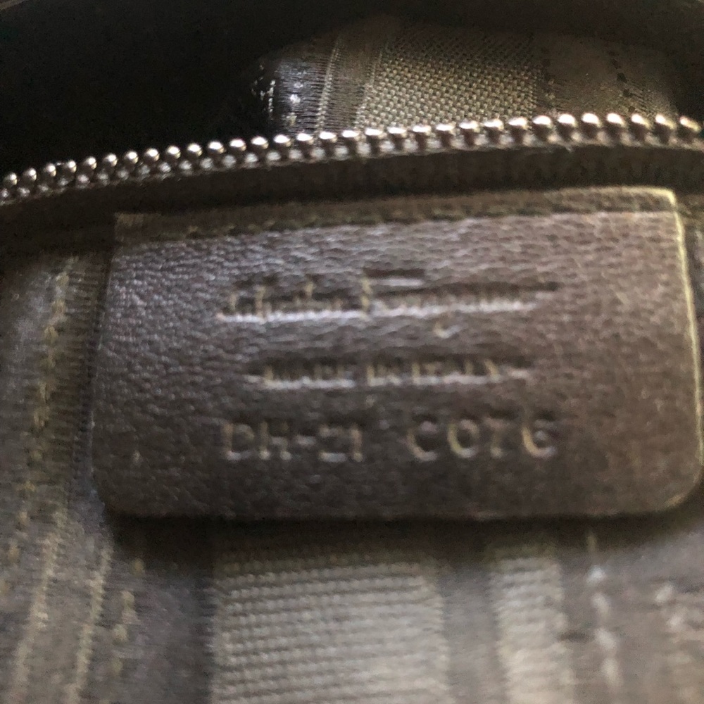 Salvatore Ferragamo Gancini Metal Fittings Leather Tote Bag. - Picture 15 of 16